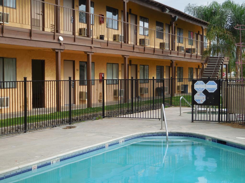 Best Economy Inn & Suites Bakersfield Kültér fotó