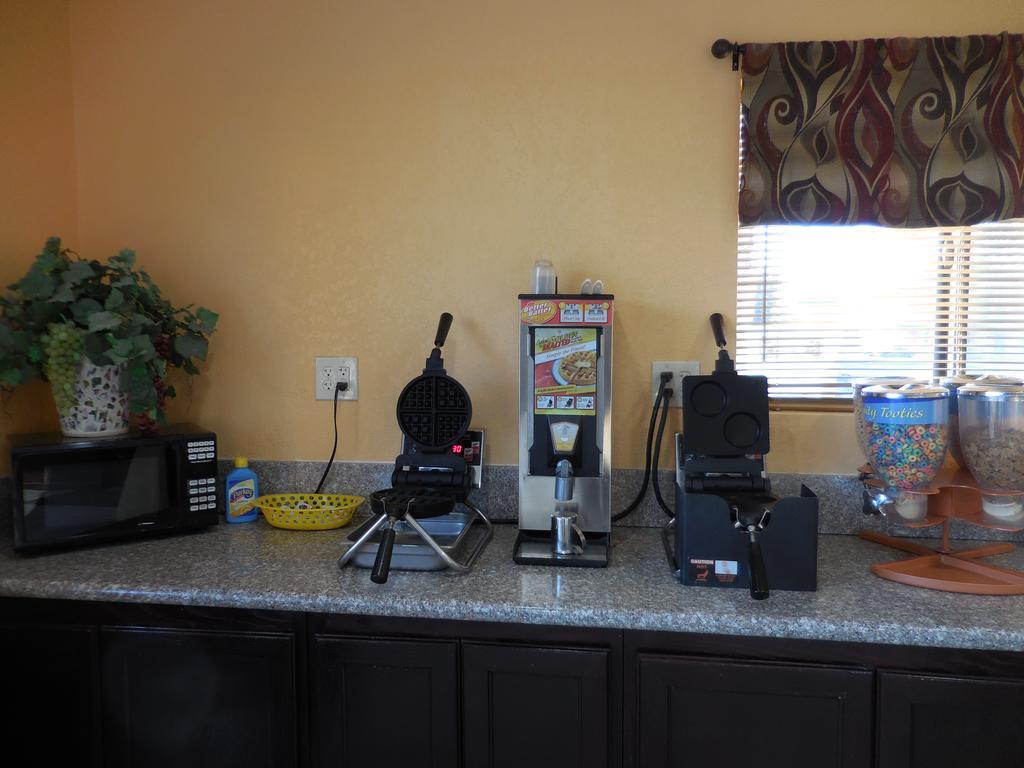 Best Economy Inn & Suites Bakersfield Kültér fotó